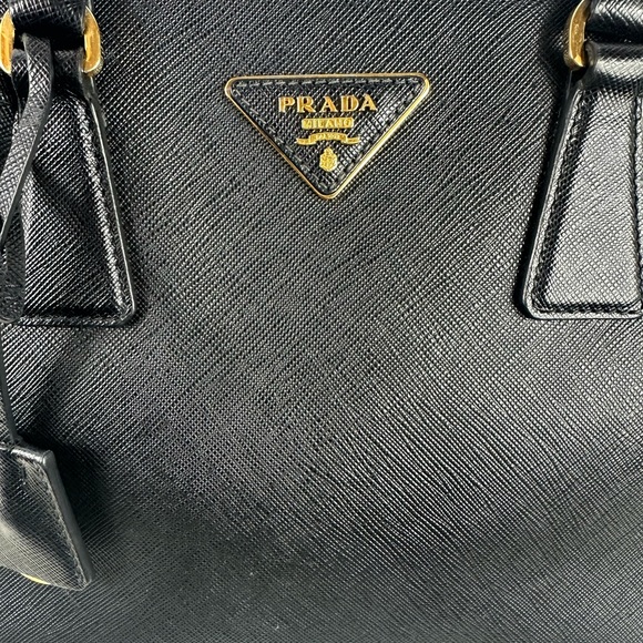 Prada Black Saffiano Galleria Leather Handle Bag - Picture 6 of 16